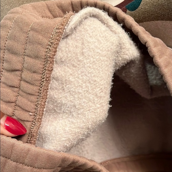 Balance Athletica Camo crew neck long sleeve crop top. Size Small - Picture 4 of 4